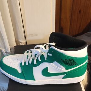 Nike Air Jordan White and Green High-Tops
